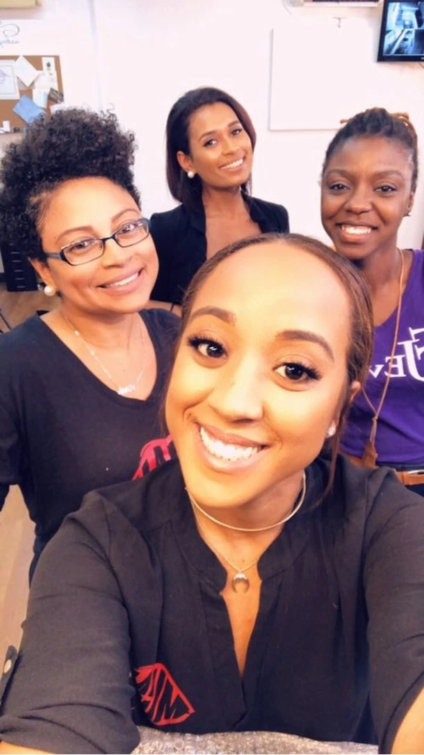 MAKE UP ARTISTS: SAY YES TO A WEDDING COORDINATOR !